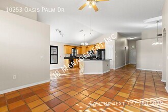 10253 Oasis Palm Dr in Tampa, FL - Building Photo - Building Photo