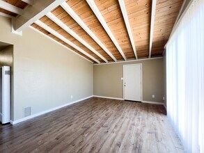 6534 Kemp Way in North Highlands, CA - Building Photo - Building Photo