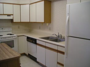 700 W 47th Ave, Unit #2 in Anchorage, AK - Foto de edificio - Building Photo