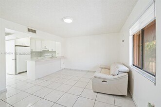 2170 W 60th St in Hialeah, FL - Building Photo - Building Photo