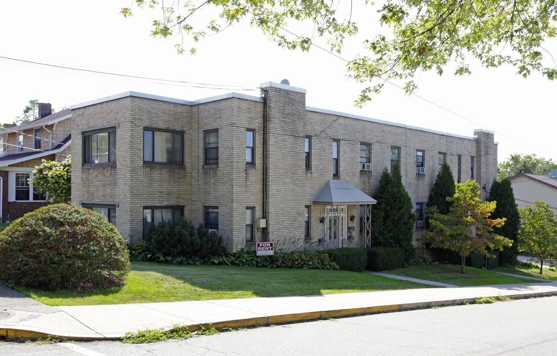 1500 Center Ave in New Kensington, PA - Building Photo