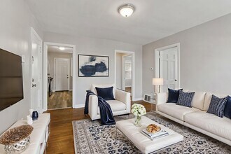 1355 Ida Ave, Unit D in Columbus, OH - Foto de edificio - Building Photo