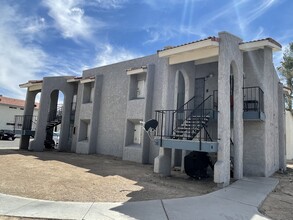 4635 Elk Springs Ave in Las Vegas, NV - Building Photo - Primary Photo