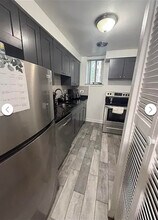 3825 N Pine Grove Ave, Unit ONE BEDROOM - UNIT 210 in Chicago, IL - Building Photo - Building Photo