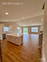 9829 89th St S in Cottage Grove, MN - Building Photo - Building Photo