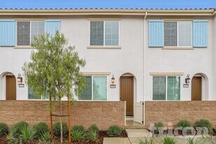 10476 Barrena Lp in Elk Grove, CA - Building Photo