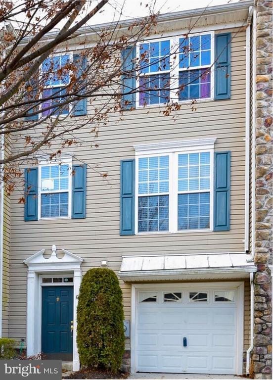 property at 6 Eagle Ln