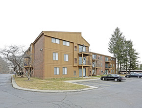 Pine Aire in Southfield, MI - Foto de edificio - Building Photo