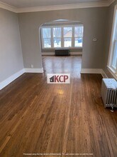 442 Hickory St-Unit -Apt 1(lower) in Waukegan, IL - Building Photo - Building Photo