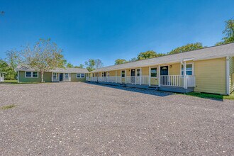 1547 Garden Rd-Unit -1547 in Pearland, TX - Building Photo - Building Photo