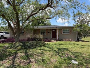 1111 Sherrington Rd in Orlando, FL - Building Photo - Building Photo