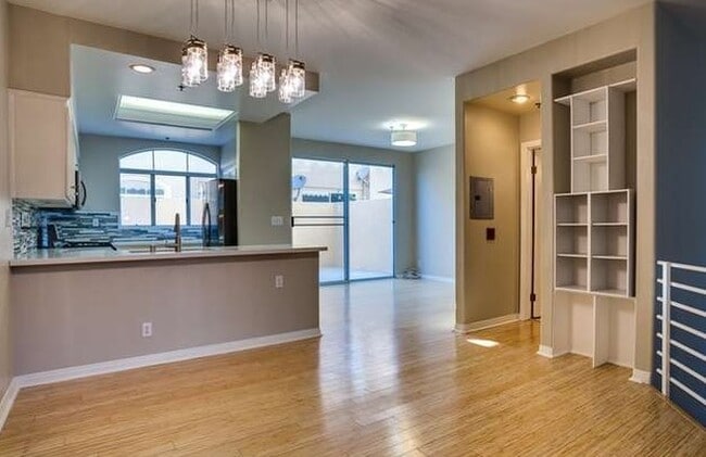 1630 E Palm Ave, Unit 7 in El Segundo, CA - Building Photo - Building Photo
