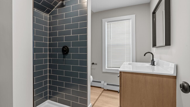34 Mary Ave, Unit 2