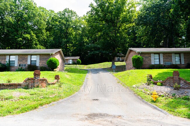 412 W 10th Ave in Lenoir City, TN - Building Photo - Building Photo