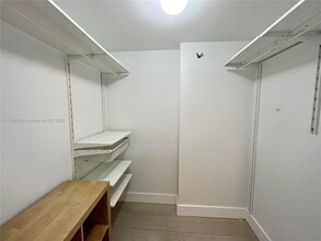 2775 NE 187th St, Unit 326 in Aventura, FL - Building Photo - Building Photo