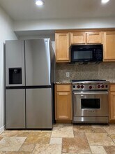 10703 Misting Falls Trail in Austin, TX - Foto de edificio - Building Photo