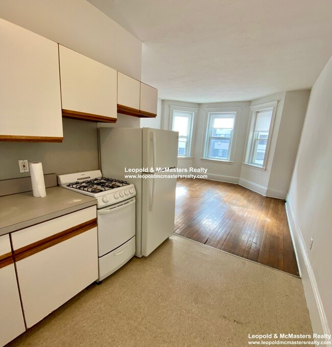 144 Warren St in Boston, MA - Building Photo - Building Photo