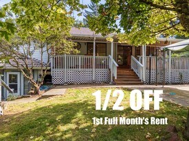 9024 Waverly Dr SW in Lakewood, WA - Building Photo