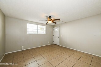 1012 2nd St S, Unit 1104 in Jacksonville Beach, FL - Building Photo - Building Photo