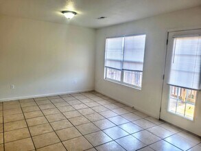 16212 Holy Cross Ln in St. Robert, MO - Building Photo - Building Photo