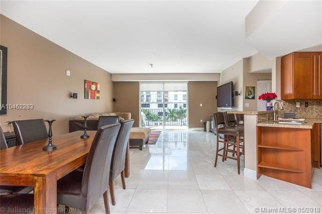 118 Zamora Ave-Unit -504 in Coral Gables, FL - Building Photo - Building Photo