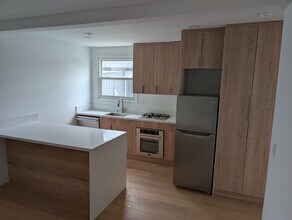 2240 Delaware Ave in Santa Monica, CA - Building Photo - Building Photo