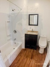 13 Higgins St, Unit A in Boston, MA - Foto de edificio - Building Photo