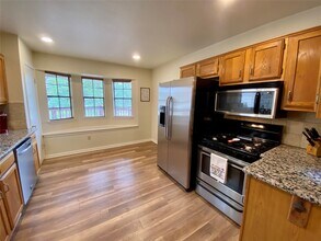 7210 Smokey Hill Rd in Austin, TX - Building Photo - Building Photo