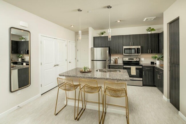 Skye at McClintock Station in Tempe, AZ - Building Photo - Building Photo