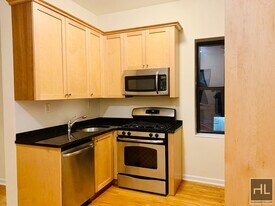 GRAND STREET in New York, NY - Building Photo