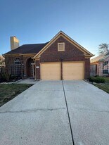 16119 Lakestone Dr in Tomball, TX - Building Photo