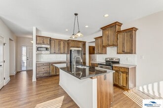 1408 Fountain Ct in Andover, KS - Building Photo - Building Photo