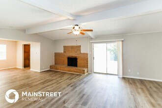 1813 El Paso St in Lewisville, TX - Building Photo - Building Photo