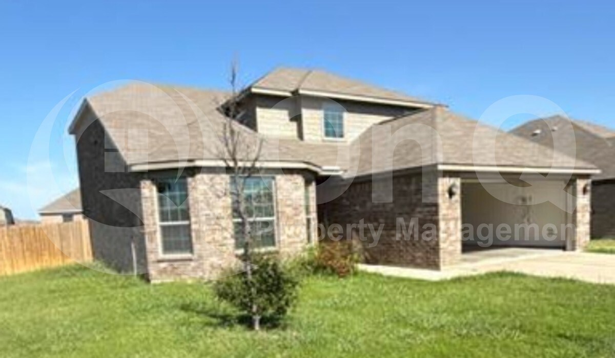 1044 Maidenhair Ln in Crowley, TX - Building Photo