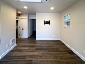 2015 Washington Alley in Eugene, OR - Building Photo - Building Photo