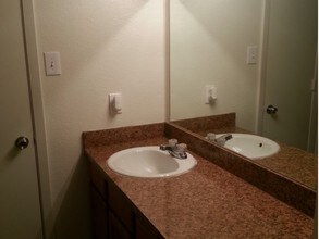 Tealwood Apartment Homes in Dallas, TX - Building Photo - Interior Photo