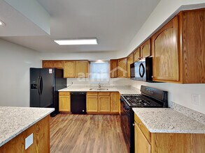 388 Shamrock Ln in Newark, OH - Building Photo - Building Photo