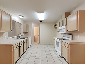 7613 Timber Crest Dr in Corpus Christi, TX - Building Photo - Building Photo