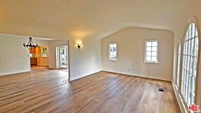 132 S La Peer Dr in Beverly Hills, CA - Building Photo - Building Photo