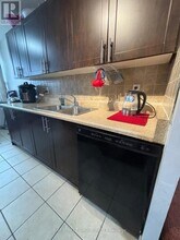 17 Knightsbridge Rd in Brampton, ON - Building Photo - Building Photo