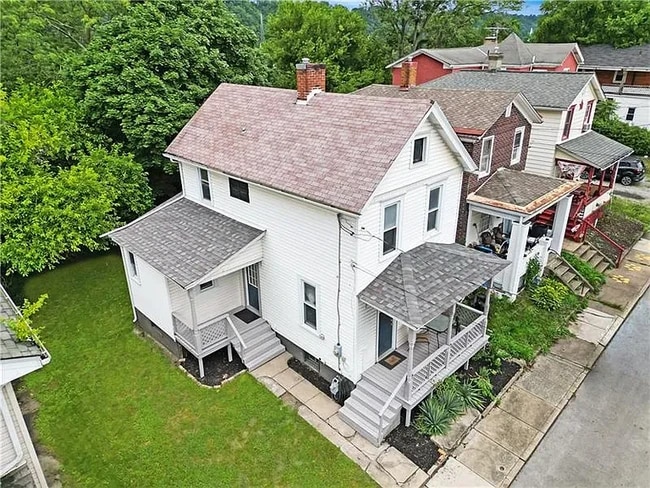 1320 8th Ave in New Brighton, PA - Foto de edificio - Building Photo
