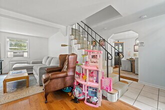 43 Camp Ave in Darien, CT - Building Photo - Building Photo