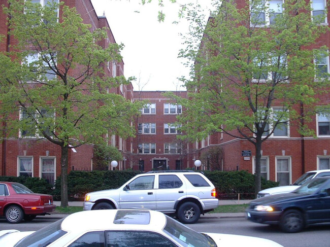 1771 W Granville Ave in Chicago, IL - Building Photo - Building Photo