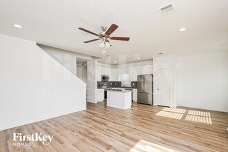 7328 Parkside Pl Dr in North Richland Hills, TX - Foto de edificio - Building Photo