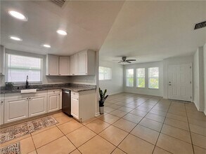 707 SE 5th St in Cape Coral, FL - Building Photo - Building Photo