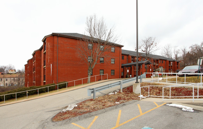 Thomas Campbell North Apartments in Washington, PA - Building Photo - Building Photo