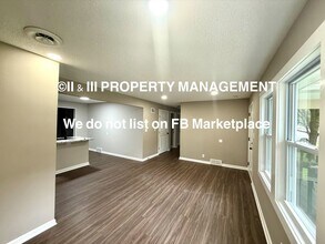 11613 W 69th Terrace in Shawnee, KS - Building Photo - Building Photo