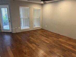 777 Riverside Dr in Coral Springs, FL - Building Photo - Building Photo
