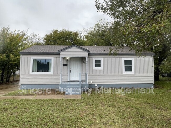 519 Foster Pl