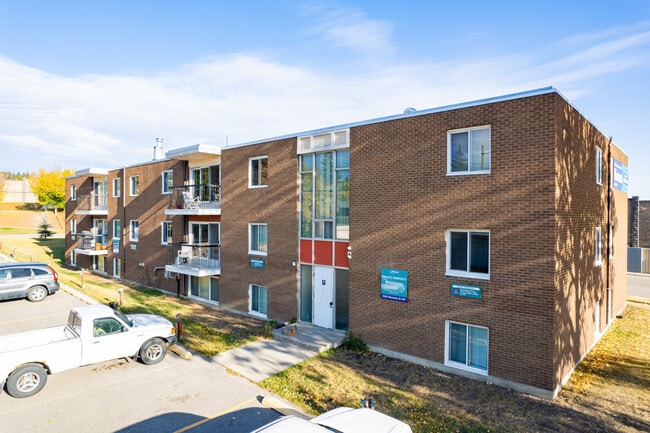 Cathy Manor in Calgary, AB - Building Photo - Building Photo